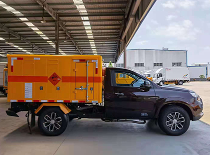 乌兰爆破器材运输车